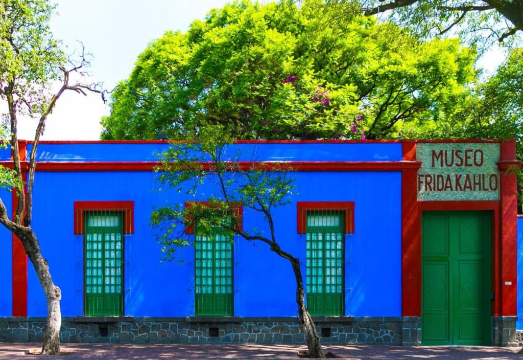 Thumbnail image of Explorando la Casa Azul Un Viaje al Mundo de Frida Kahlo in Fermatta